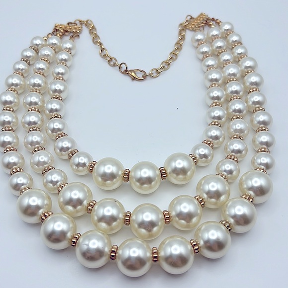 Triple Strand White Bubble Pearl Necklace With Gold Accents - NEW - Picture 4 of 4